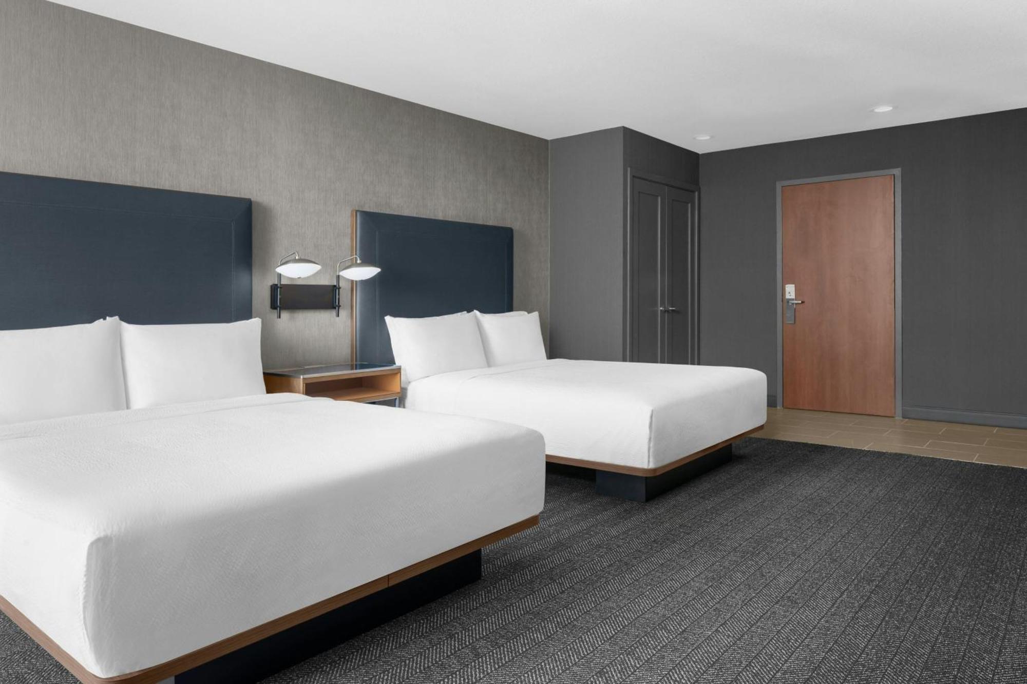 Courtyard San Jose Airport Hotel Bagian luar foto