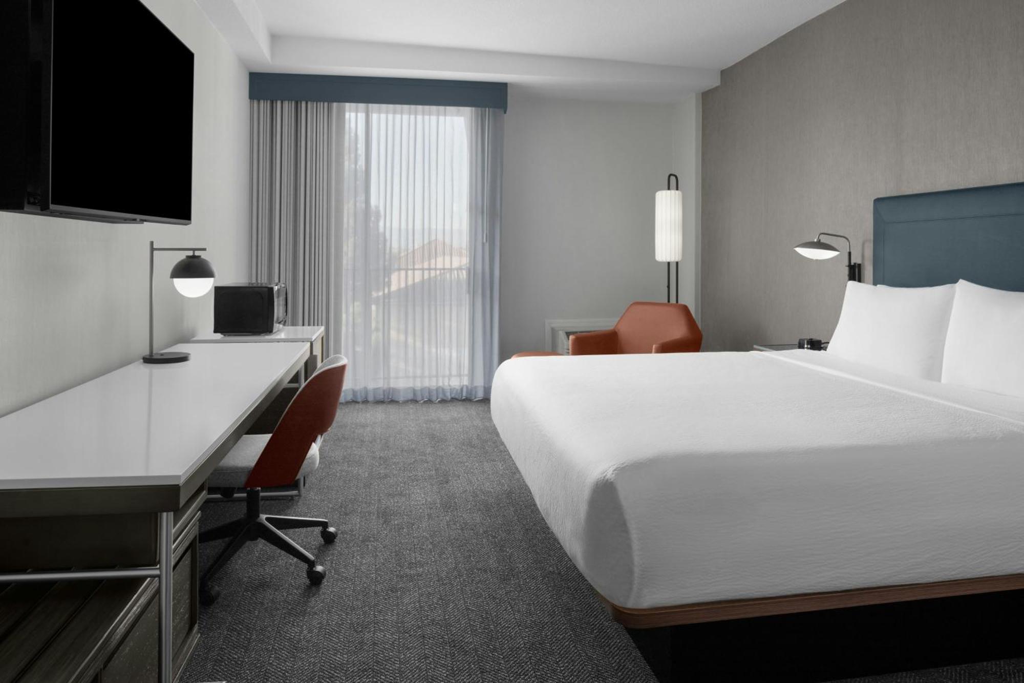Courtyard San Jose Airport Hotel Bagian luar foto