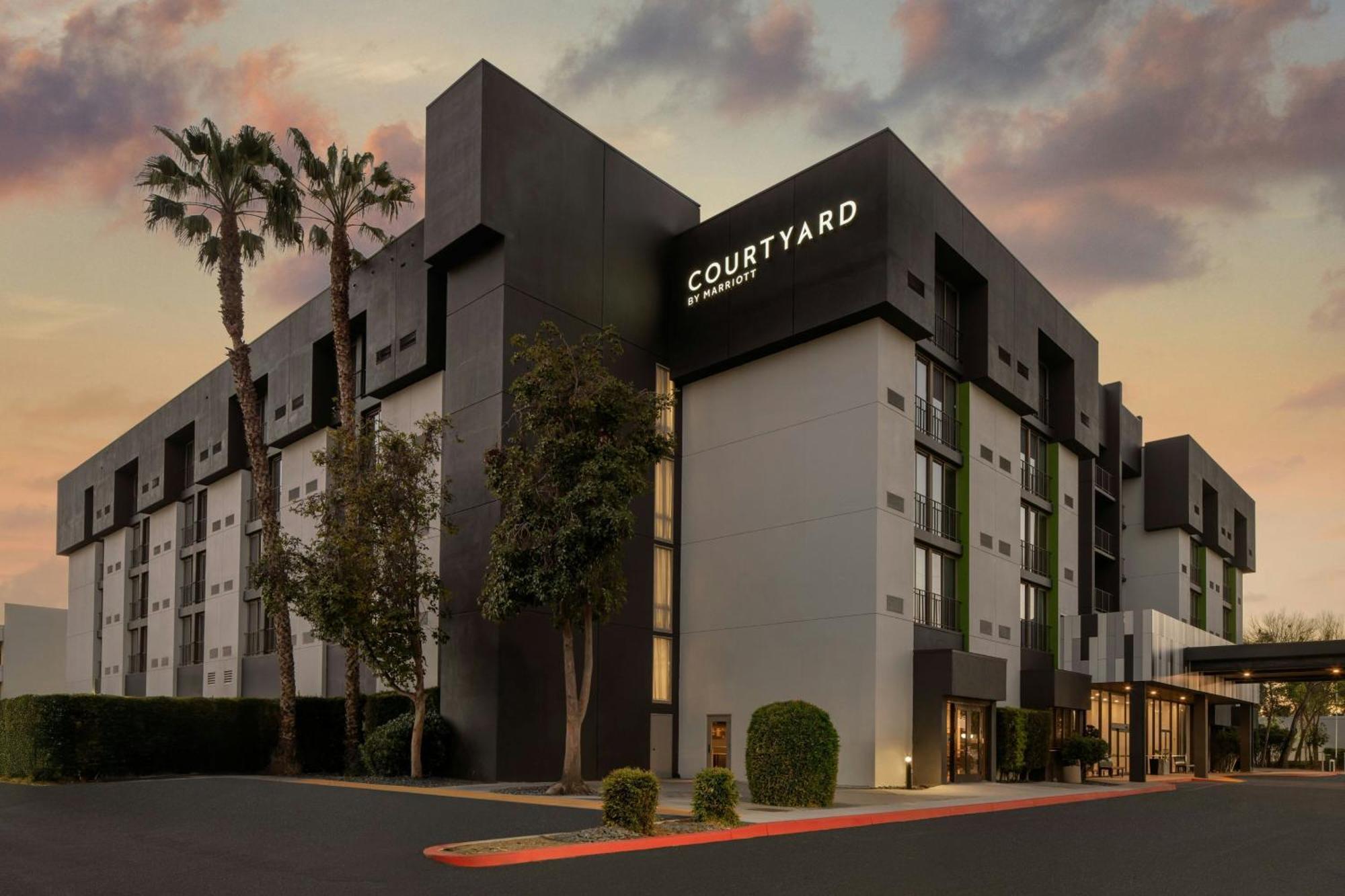 Courtyard San Jose Airport Hotel Bagian luar foto