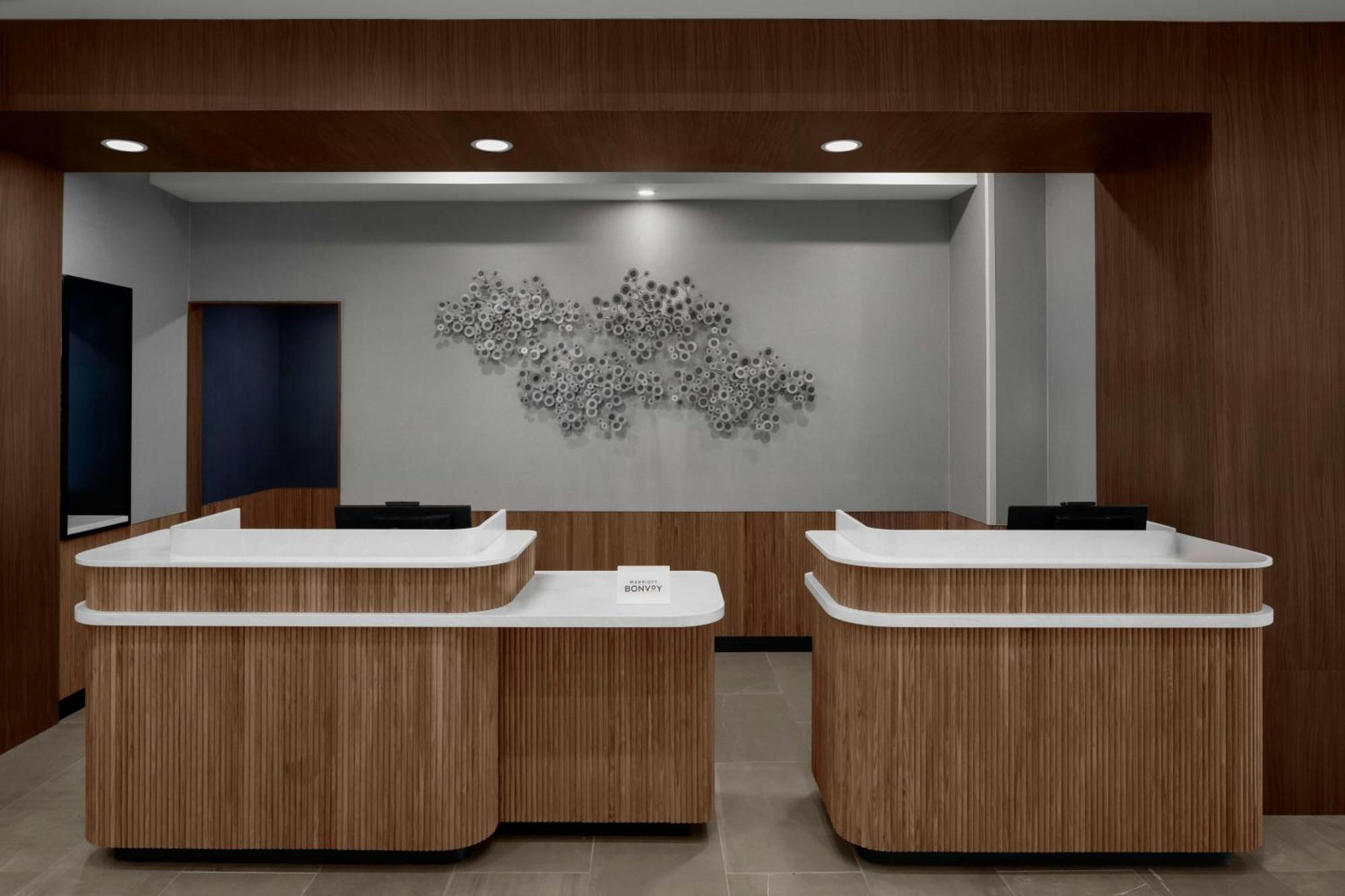 Courtyard San Jose Airport Hotel Bagian luar foto
